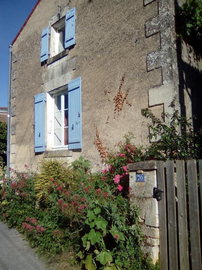 Les Volets Bleus Villa Arçais Exteriör bild