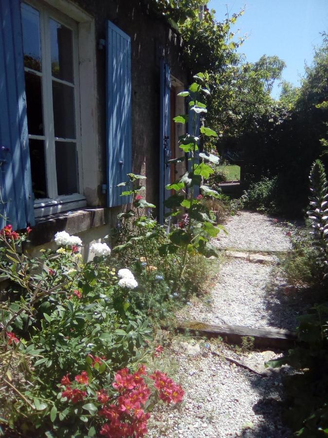 Les Volets Bleus Villa Arçais Exteriör bild